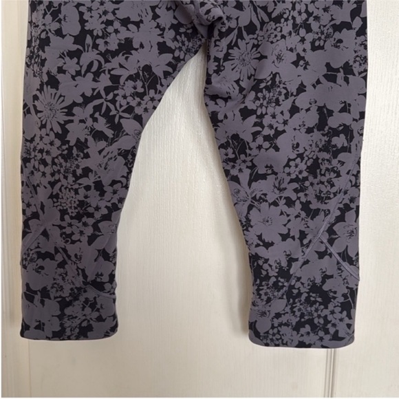 Lululemon | In Movement | Crop | *Everlux - Picture 10 of 17